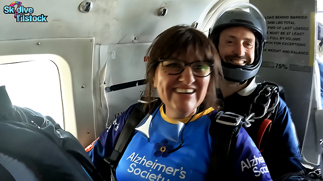 sarah skydive4